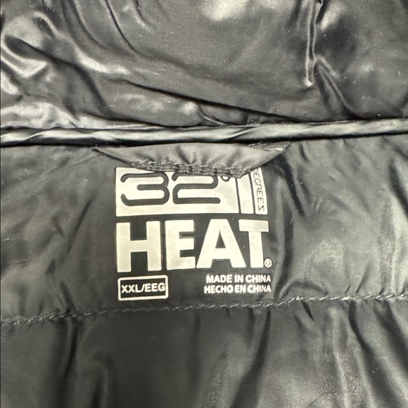 32 Degrees Heat Packable Jacket, Black, Puffer, Hooded, Pockets, Size XXL - Picture 7 of 11